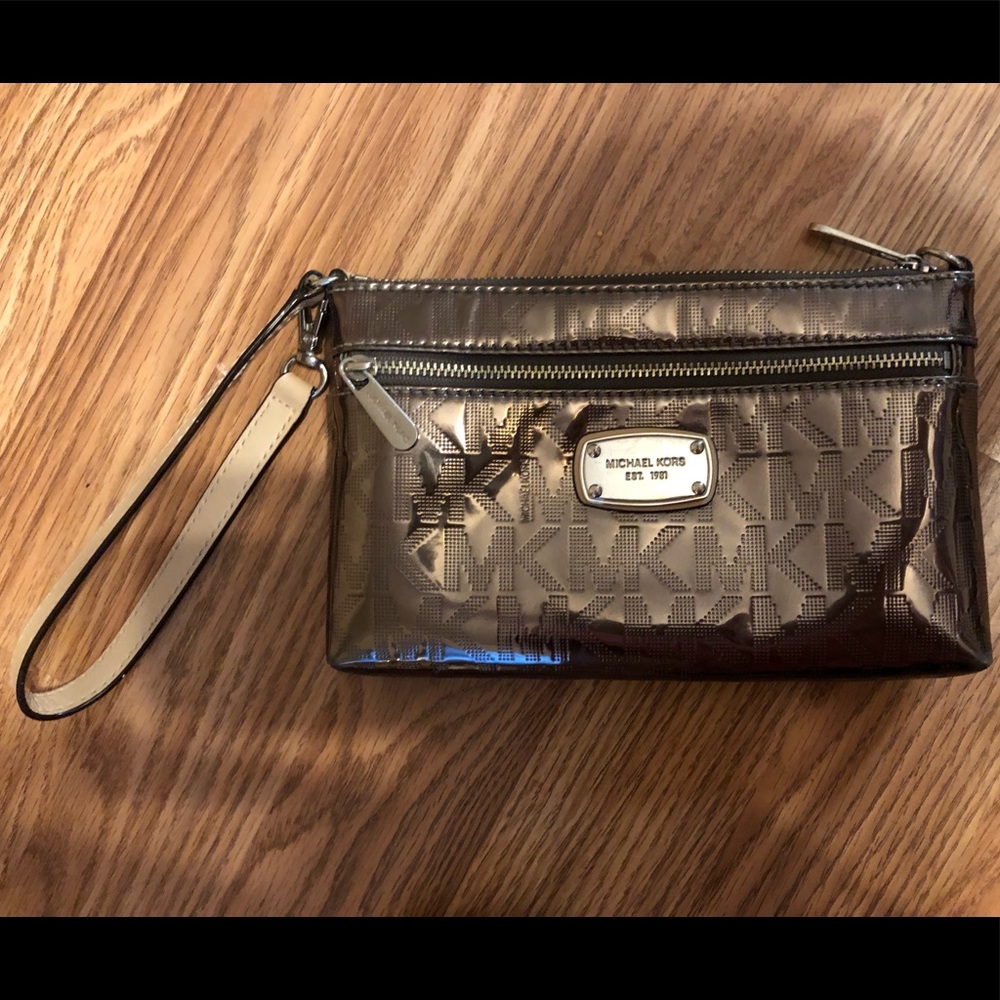 Michael Kors Large wristlet